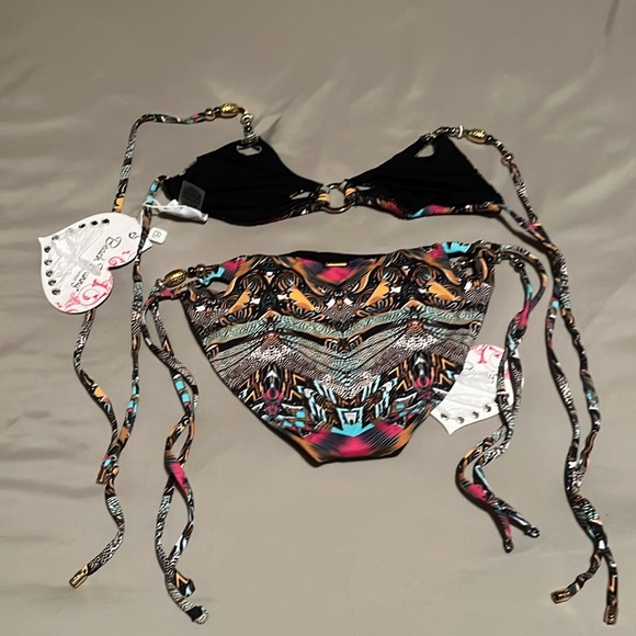 Beach bunny rare and collectible Urban jungle bikini set - Picture 5 of 5
